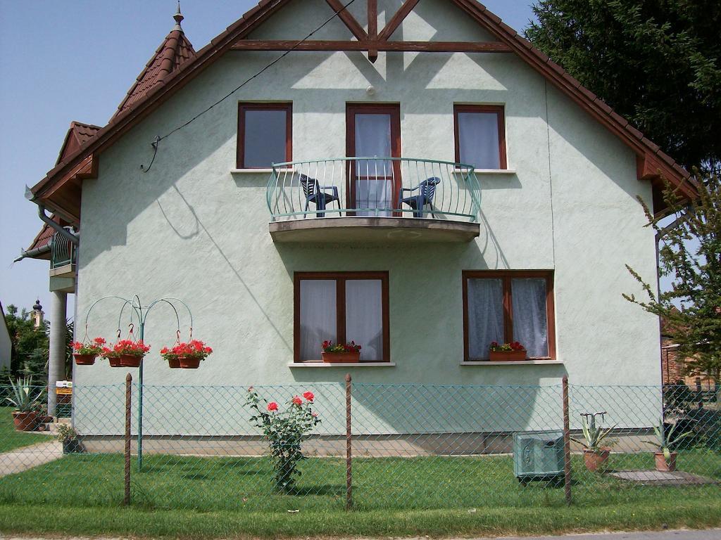 Apartmán Borostyan Vendeghaz Balatonkeresztúr Pokoj fotografie